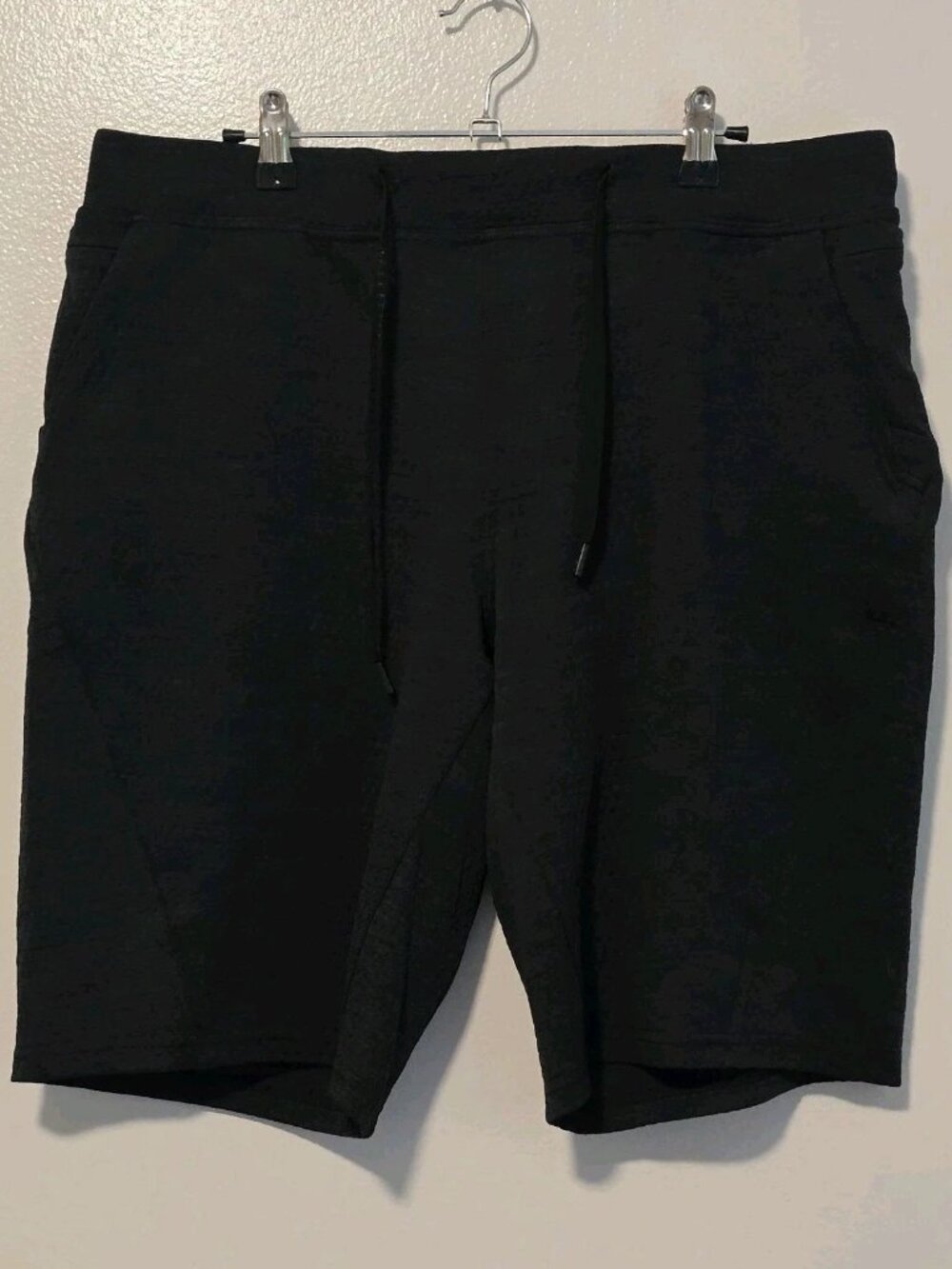 HYLETE Men's Black Athletic Drawstring Gym & Training Shorts Size XL